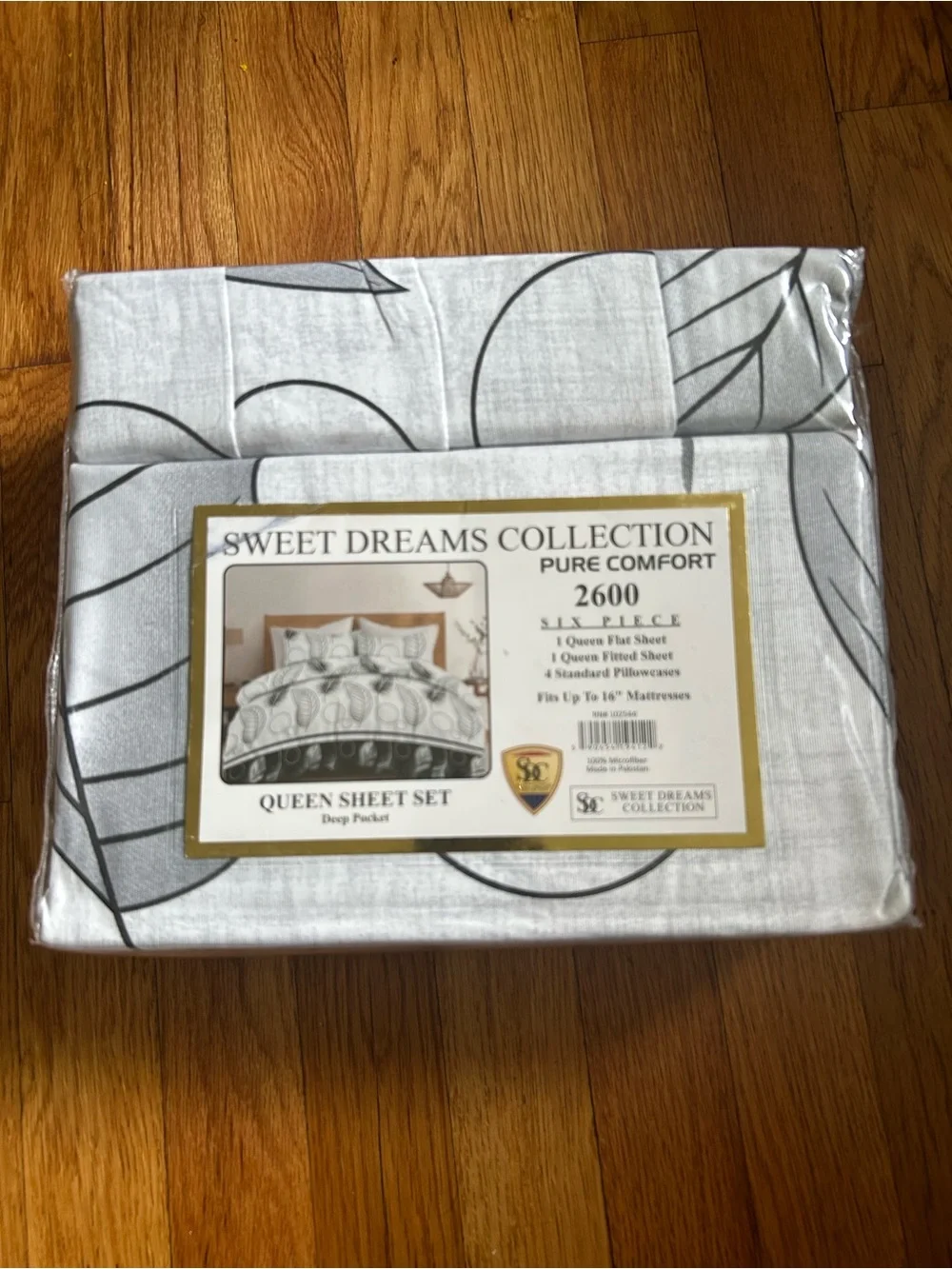 Sweet Dreams Queen Sheet Set in Light Gray with Leaf Motif